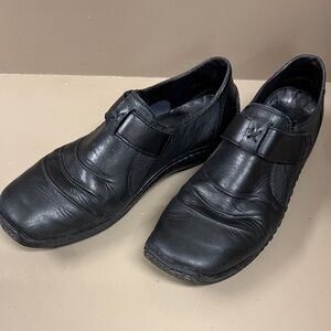 Reiker Elegant Black Leather Women’s Loafers